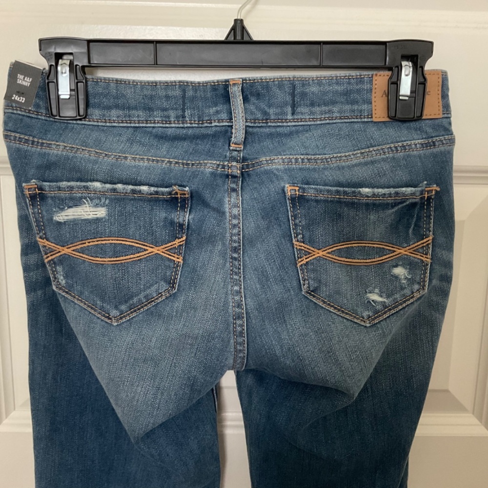 Abercrombie & Fitch Distressed Skinny Jeans - Dark Wash - Size 00/24 - Picture 5 of 12